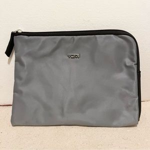 TUMI Delta travel pouch